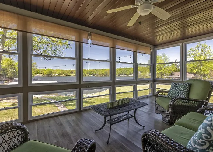 Holiday home Waterfront Retreat With Hot Tub
