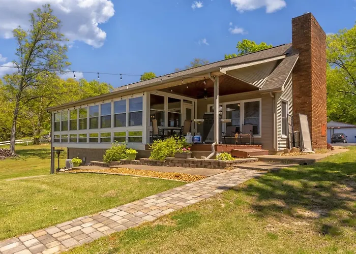 Holiday home Waterfront Retreat With Hot Tub *